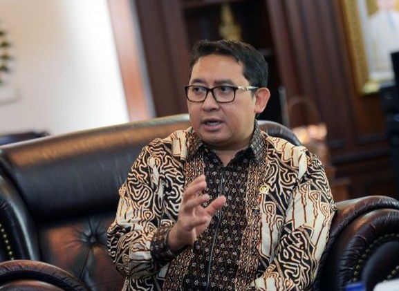 Fadli Zon Nilai Karantina Covid-19 Tidak Relevan: Hapus Saja