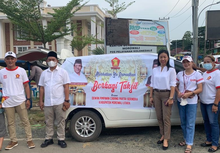 Gerindra Morut Bagikan Ratusan Takji ke Masyarakat