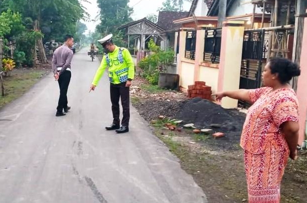 Anggota Polres Jember Diamuk Massa Gegara Tabrak Bocah 8 Tahun