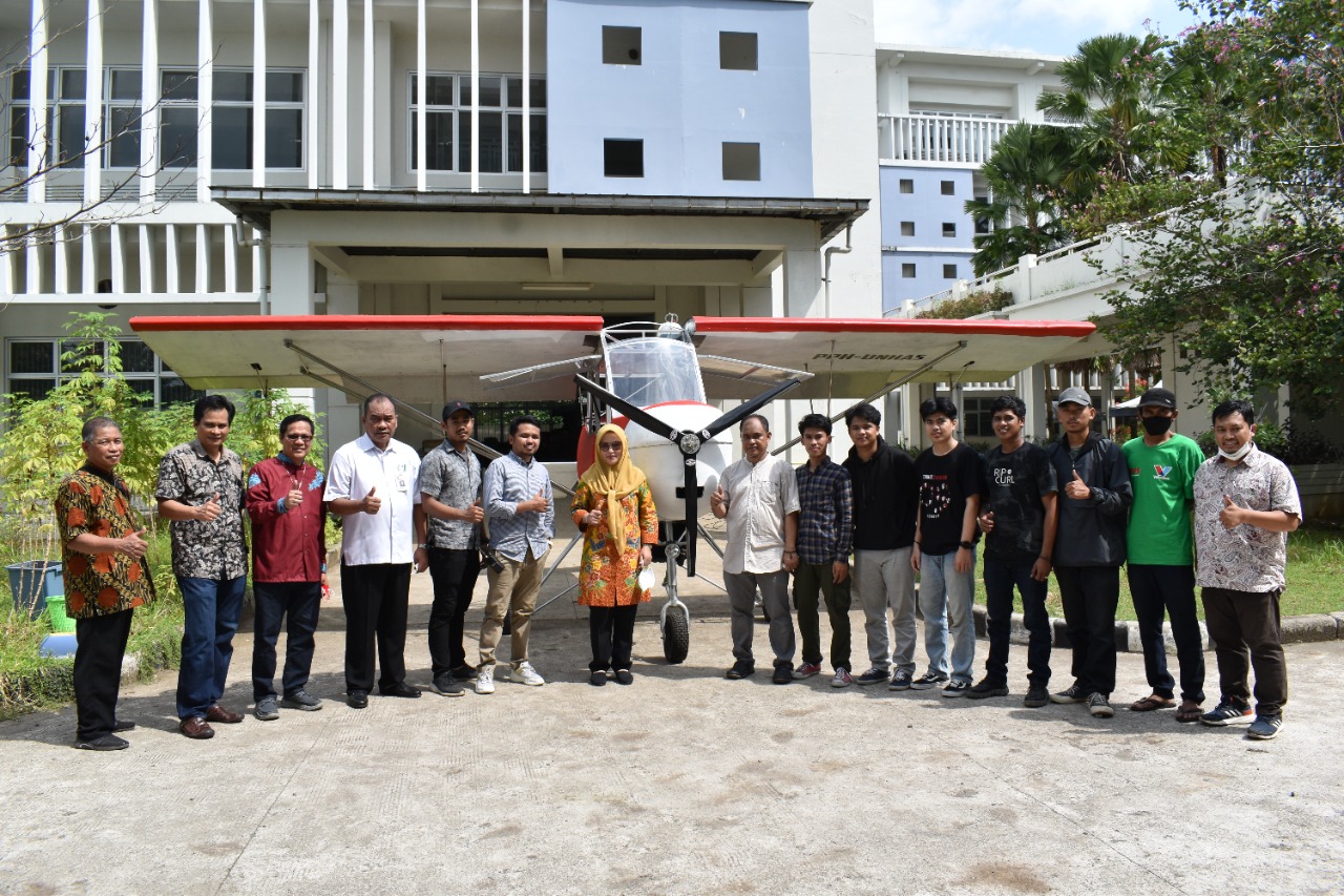 Nyaris Rampung 100 Persen, FT Unhas Uji Taxi Pesawat Buatan Pemuda Asal Pinrang_Bimata.id