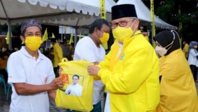 Golkar Parepare Berbagi Takjil, Taufan Pawe Sosialisasikan Airlangga Calon Presiden_bimata.id