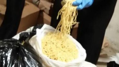 Polisi Gerebek Pabrik Mi Berformalin di Bandung