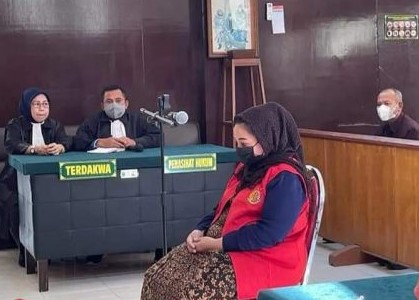 Mami Ambar Sang Ratu Mucikari Lumajang Divonis 8 Tahun Penjara