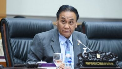 RDP Diwarnai Adu Mulut, Bambang Pacul Minta Maaf ke Kapolri