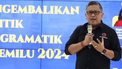 Hasto Minta NasDem Jawab Pertanyaan Masyarakat Soal Banjir di DKI