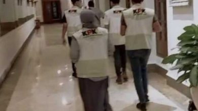 KPK Geledah Kantor Gubernur Jatim