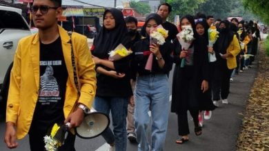 Gelar Aksi Tabur Bunga untuk Selvi Amalia, BEM FH Unsur Cianjur Tuntut Polisi Tangkap Pelaku Tabrak Lari