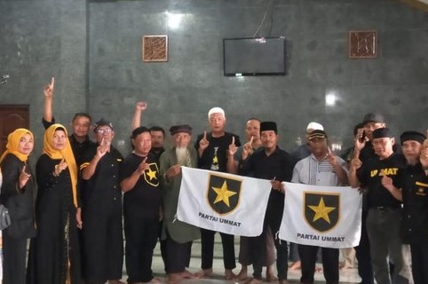 Kemenag Cirebon Angkat Bicara Soal Aksi Pembentangan Bendera Partai Ummat di Masjid At-Taqwa