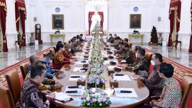Photo of Presiden Jokowi Terima Kunjungan OJK dan Perwakilan Industri Jasa Keuangan di Istana Negara
