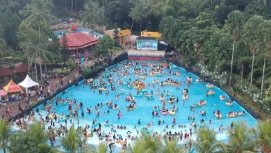 Ilustrasi pengunjung objek wisata Owabong