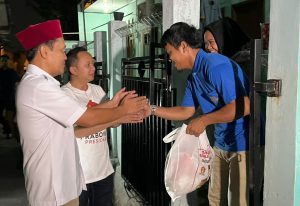 Sambut HUT ke-15 Gerindra, Adnan dan Habiburokhman Sambangi Rumah Warga Cakung