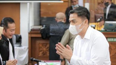 Bacakan Pledoi, Arif Rachman Arifin: Dengan Kerendahan Hati Saya Memohon Maaf