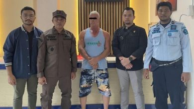 Tim Tabur Kejaksaan Tangkap WNA Australia Pelaku Perusakan di Lombok Utara