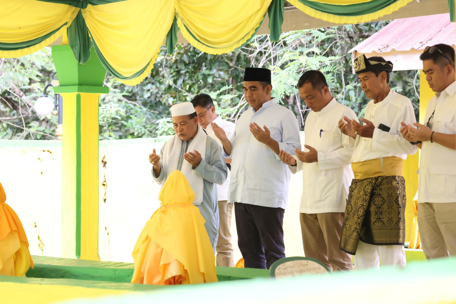 Ziarah ke Makam Raja-raja Riau, Muzani Ingatkan Pentingnya Teladani Pahlawan_bimata.id