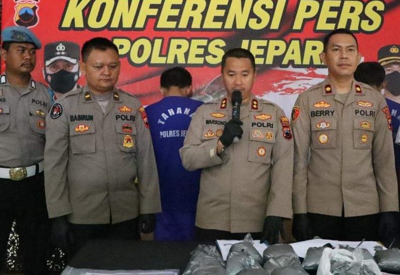 Polres Jepara Tangkap Dua Penjual Bubuk Petasan