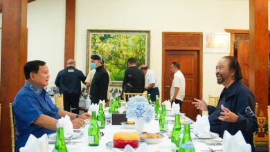 Prabowo-Paloh, Pertemuan Ketum Parpol Beda Sikap yang Kompromikan Tujuan Politik_bimata.id