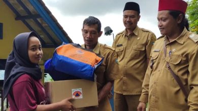 Photo of Pemkab Tasik Salurkan Bantuan Logistik Untuk Korban Bencana Longsor