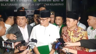 Photo of Tolak Disandingkan Kembali Dengan Anies, Sandi Lebih Memilih Sosok Yang Melanjutkan Kinerja Jokowi