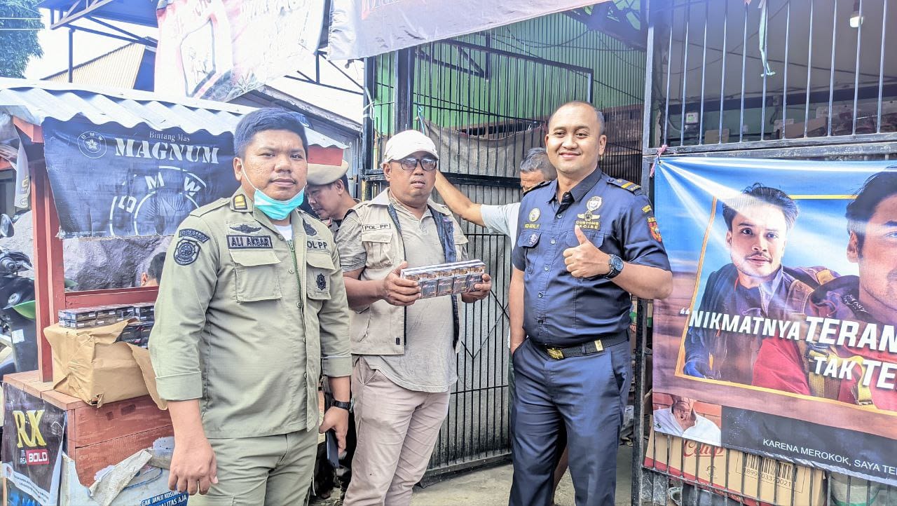 Gandeng Bea Cukai, Satpol PP Bone Sita Rokok Ilegal di Berbagai Tempat_bimata.id