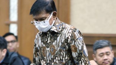 Hakim Beri Peringatan ke Johnny G Plate: Jangan Saudara Beranggapan Pengadilan Ini Alat Politik