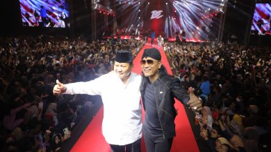 Hadir Milad Ponpes Ora Aji, Warga Sleman: Pak Prabowo is My President_bimata.id