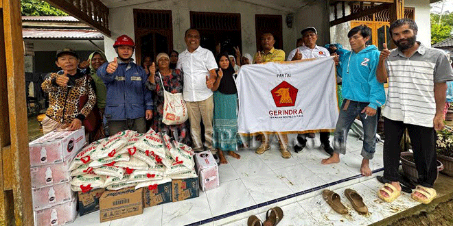 bantuan kepada warga yang terdampak banjir dan longsor di sejumlah wilayah Tapanuli Utara dan Tapanuli Selatan / dok Gerindra