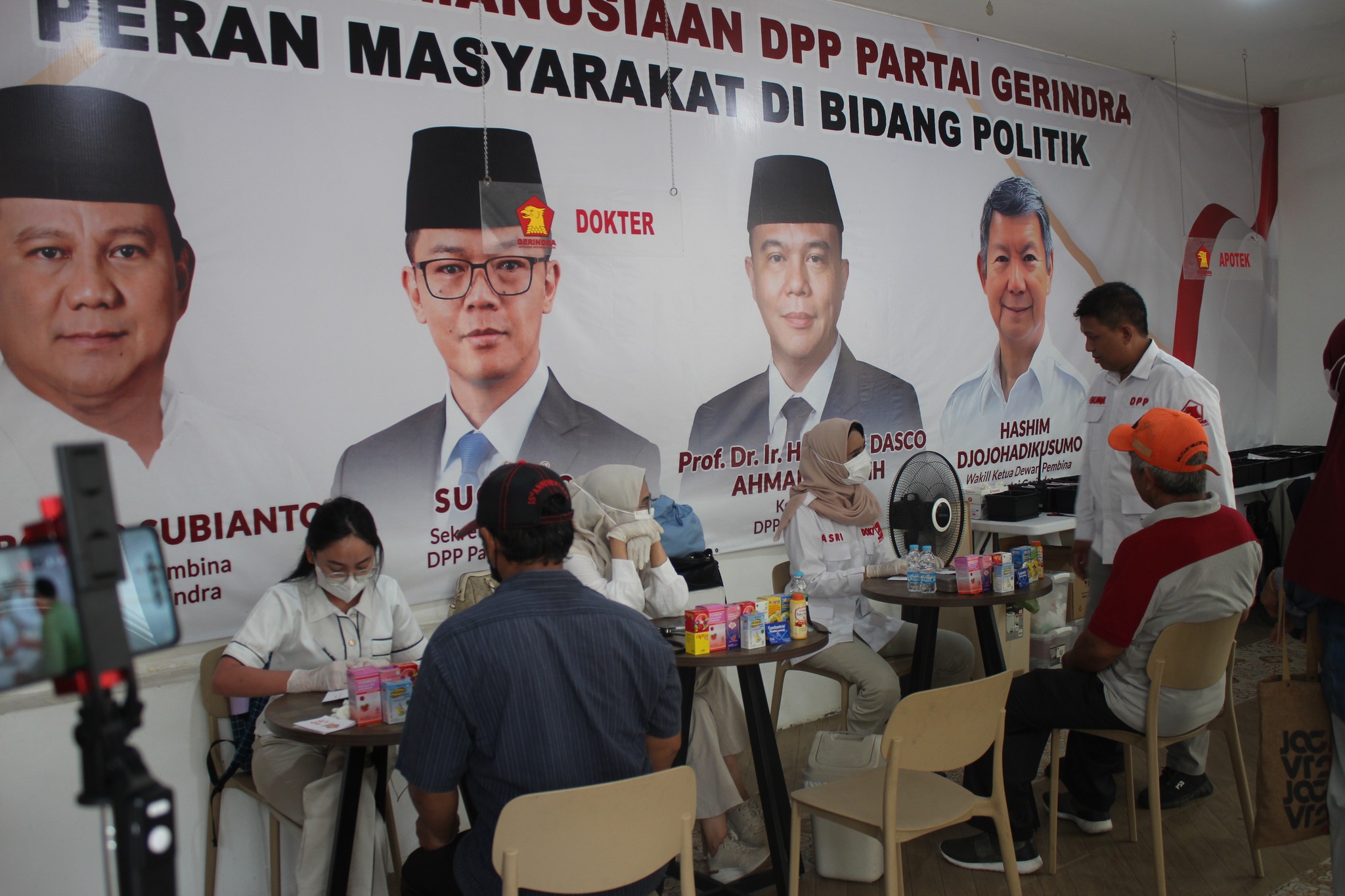 Pengobatan Gratis Layanan Kemanusiaan DPP Partai Gerindra di Ragunan Jakarta Selatan / Foto : Usman Bimata