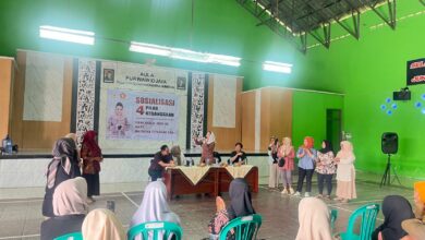 Anggota DPR RI Fraksi Partai Gerindra Hj. Novita Wijayanti sosialisasi 4 pilar kebangsaan kepada warga / Usman